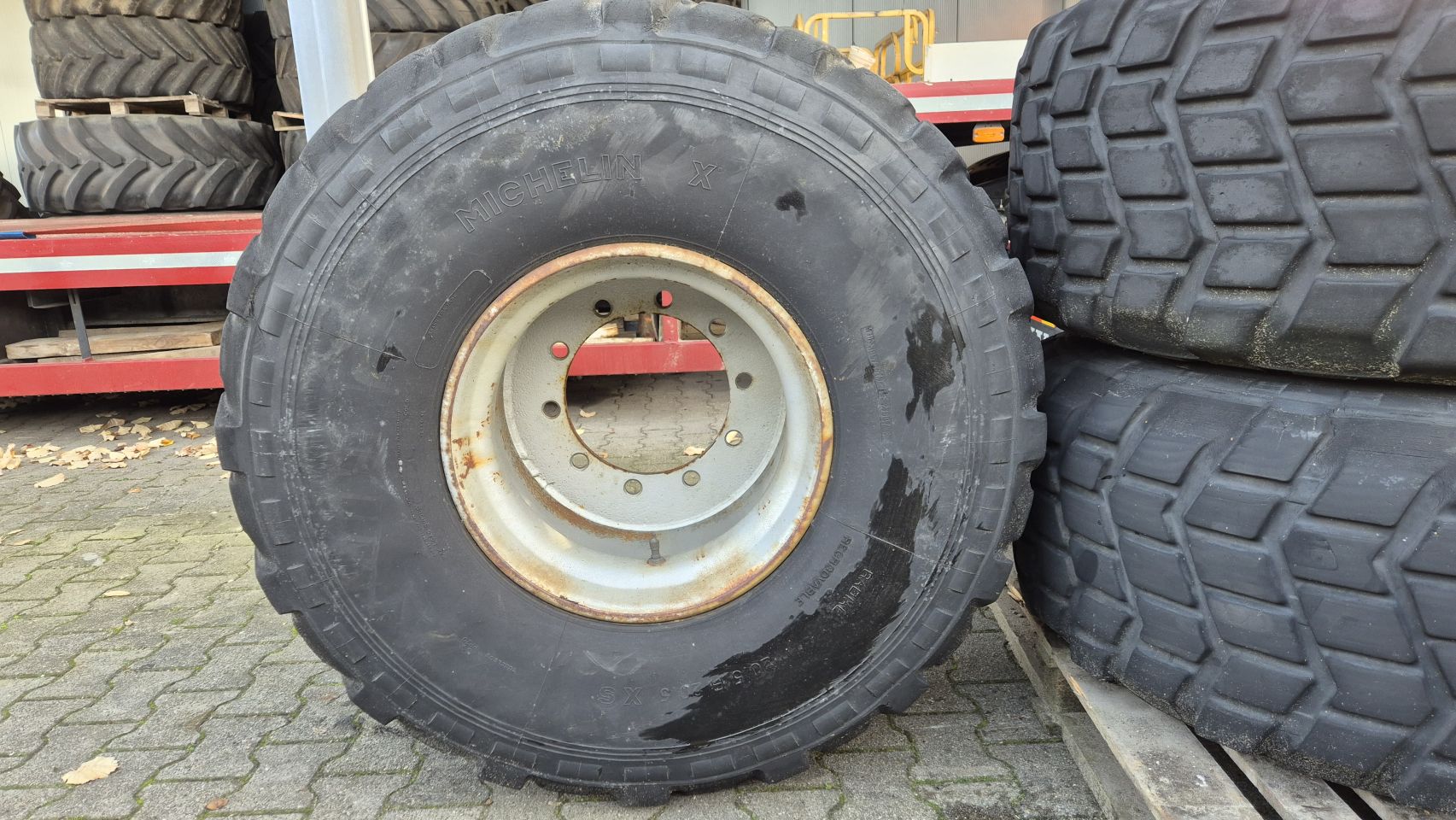 Michelin 525/65R20.5 Michelin XS op 10 gaats velg 20.5R20.5