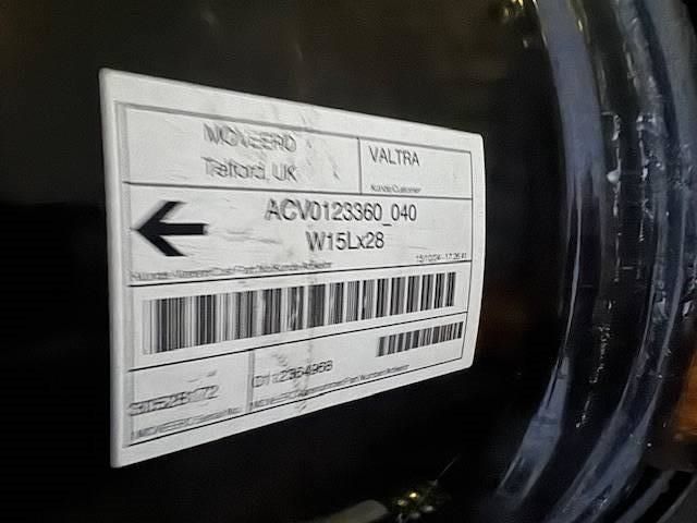 Valtra velgen 18x38 en 15x28 zwart