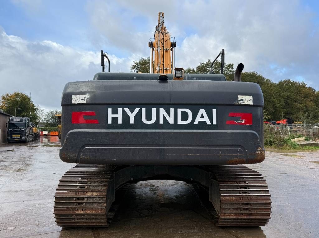 Hyundai HX300LR - 18m Long Reach / Auto Greasing