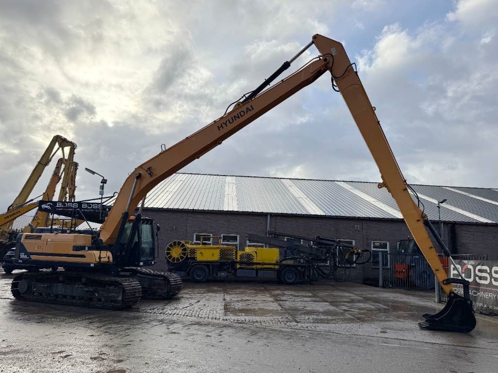 Hyundai HX300LR - 18m Long Reach / Auto Greasing