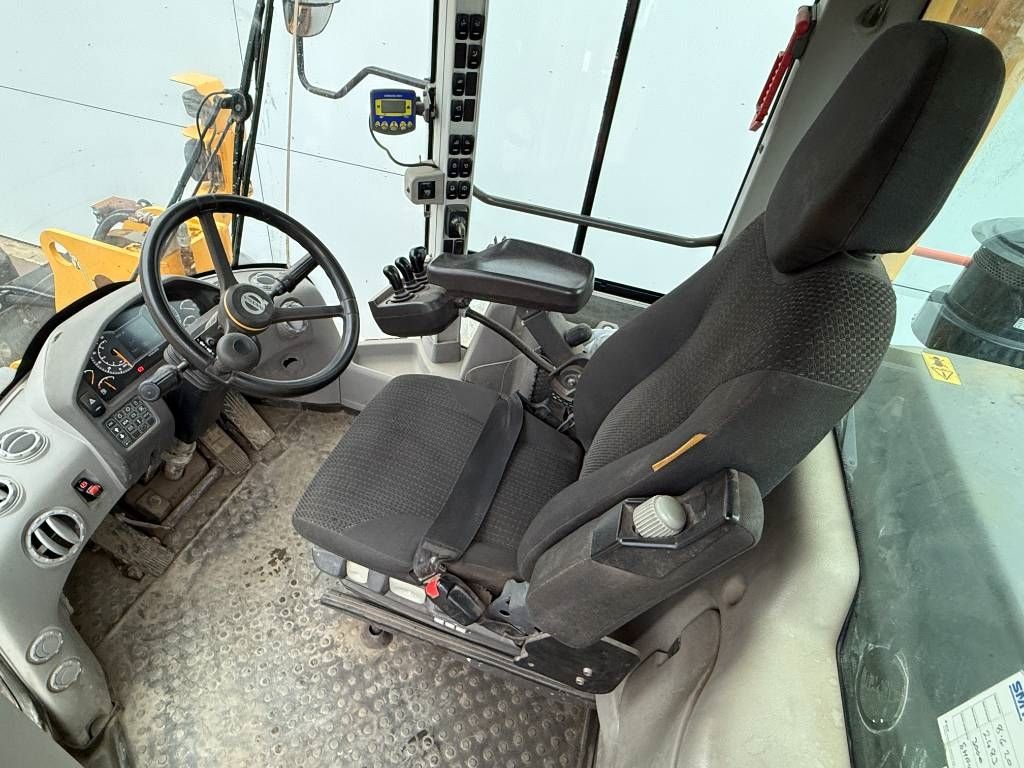 Volvo L120H - 3rd Function / Weight System