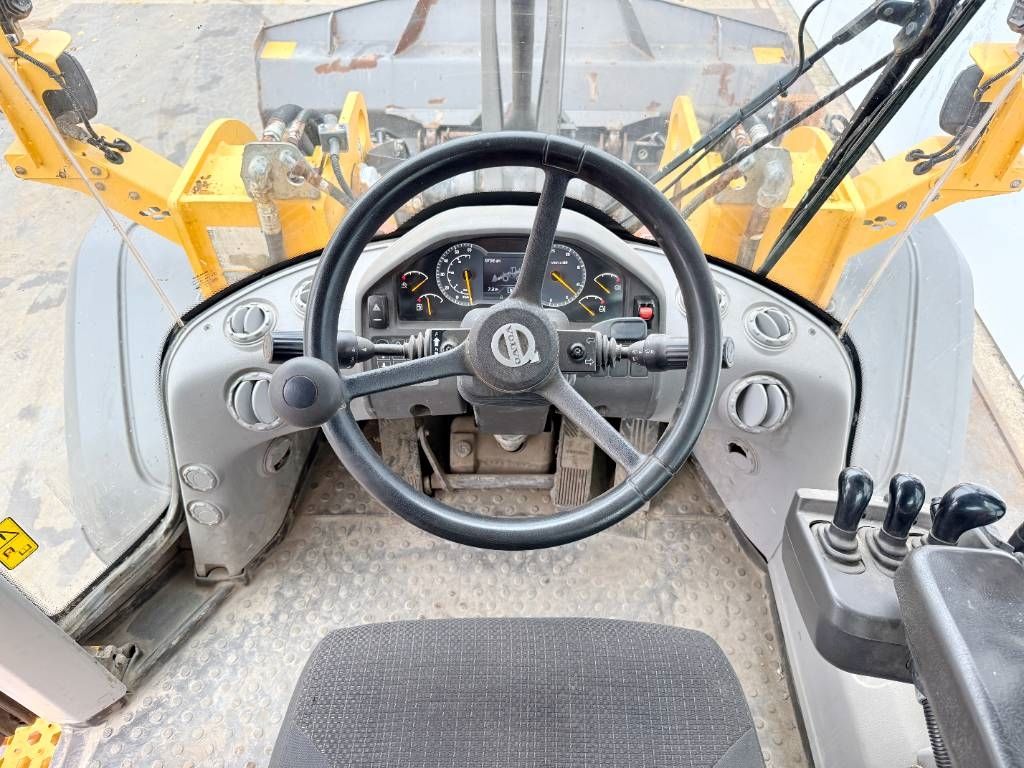 Volvo L120H - 3rd Function / Weight System