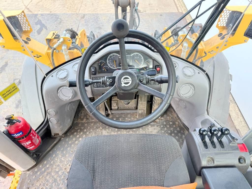 Volvo L70H - 3rd Function / Weight System