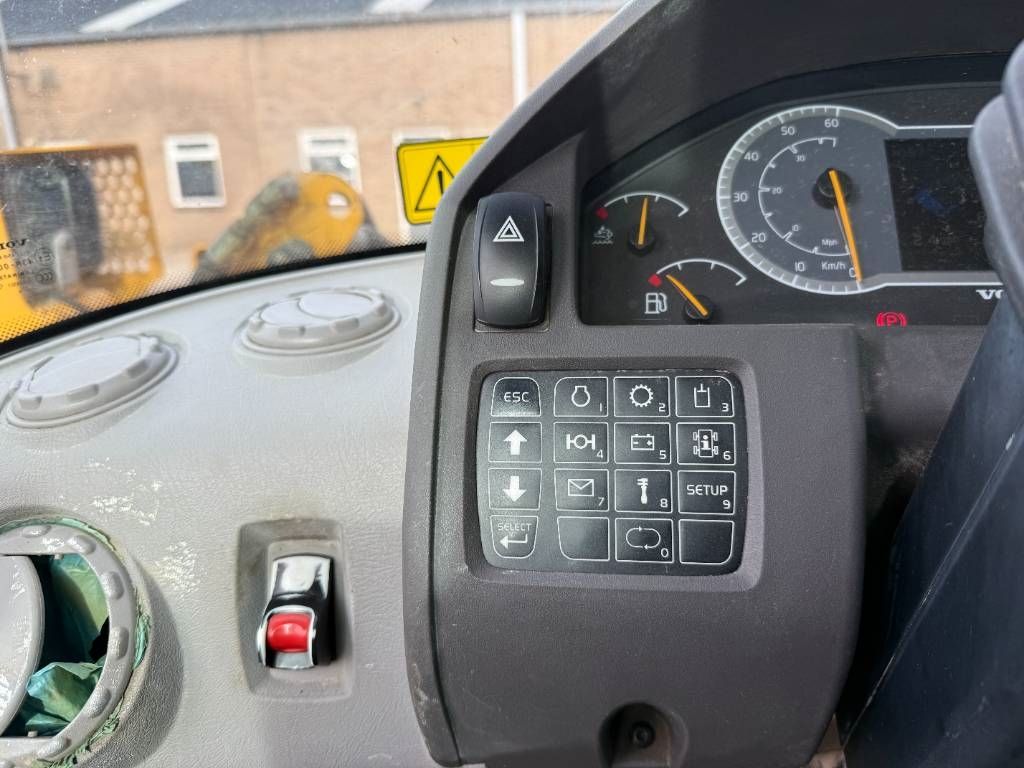 Volvo L90H - 3rd Function / Load Master Weight System