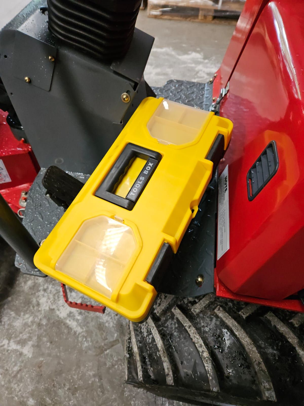 Taian shovel met Kubota shovel