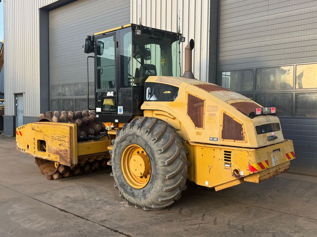 Caterpillar CP76 Padfoot roller
