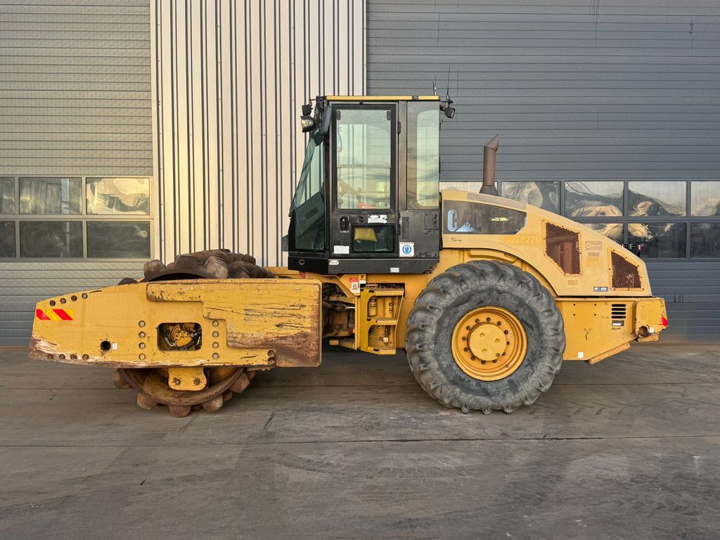 Caterpillar CP76 Padfoot roller