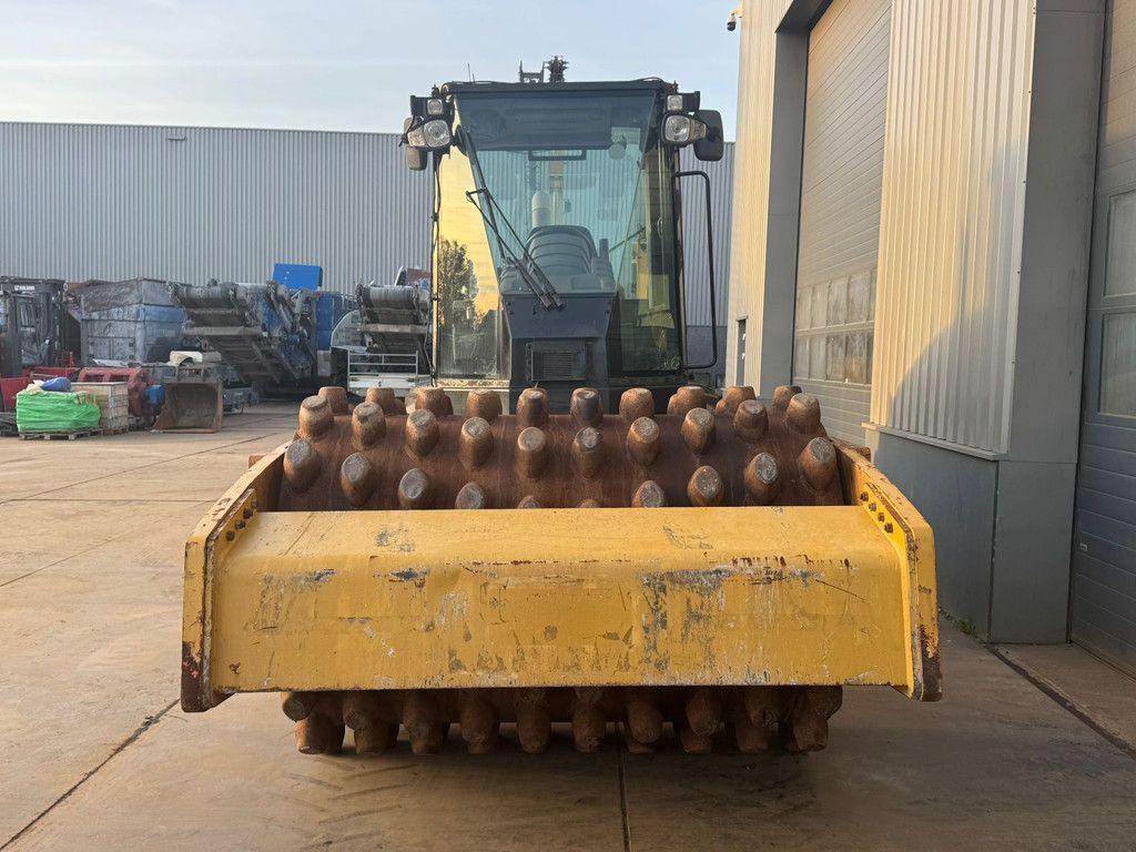 Caterpillar CP76 Padfoot roller