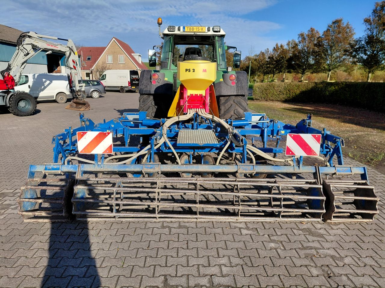 Nette stoppelcultivator met zaaibak en grondradar