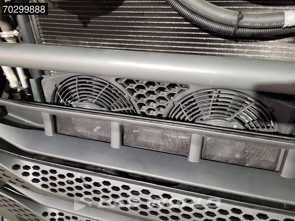 Iveco S-Way 460 4X2 Mega Retarder 2xTanks ACC Euro 6