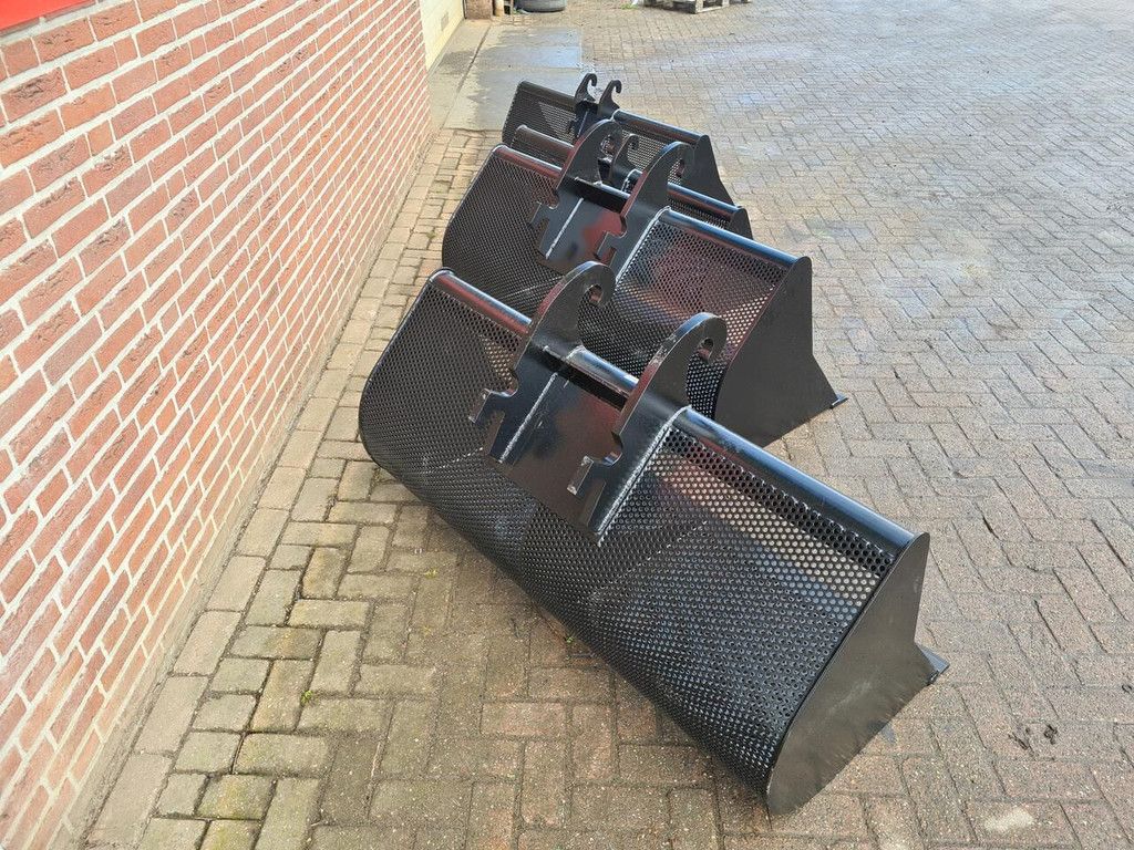 Baggerbakken grading bucket