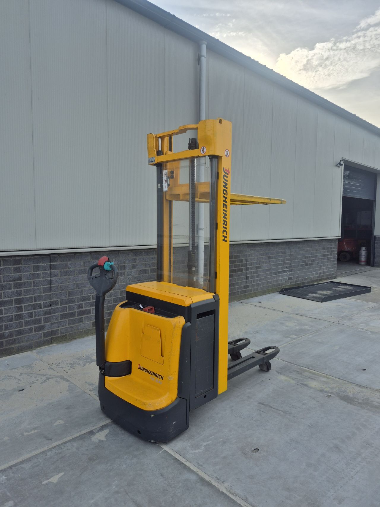 Jungheinrich EJC 214z duplo freelift Initiale heffing 3.700 mm