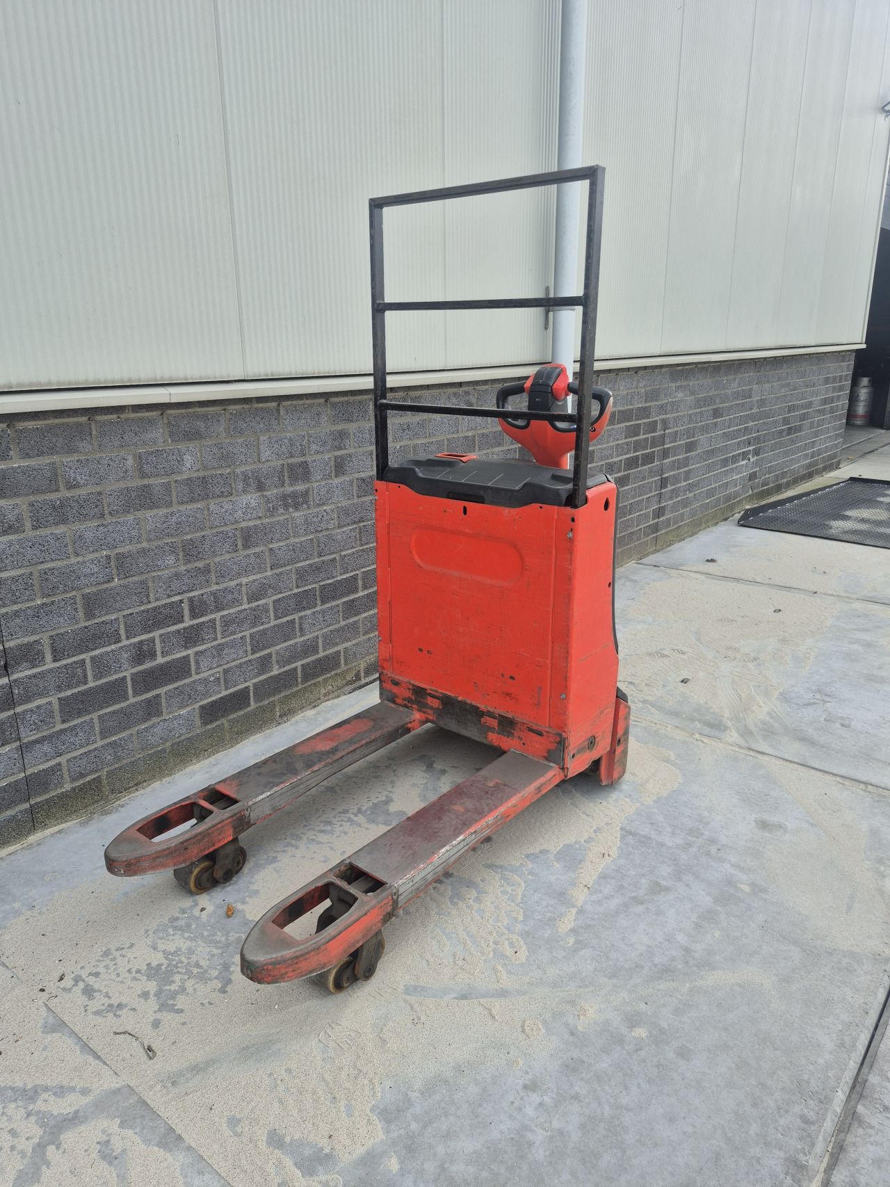 Linde T16 1000 x 680 mm voor blokpallets 1176 uur bj 2021