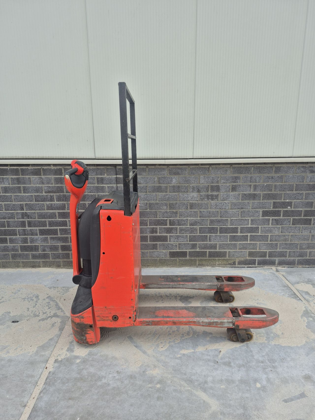 Linde T16 1000 x 680 mm voor blokpallets 1176 uur bj 2021