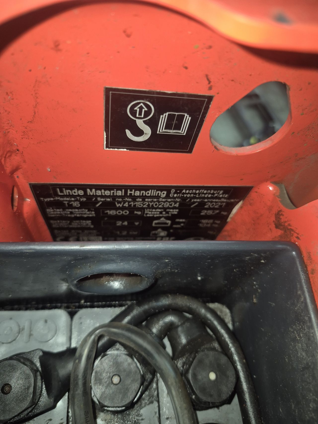 Linde T16 1000 x 680 mm voor blokpallets 1176 uur bj 2021