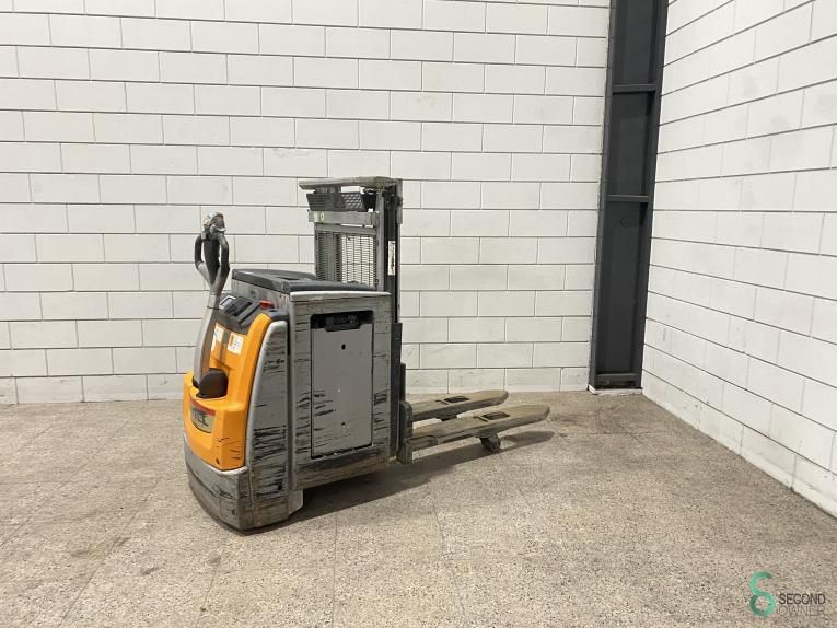 Stackers Electric Still EXV14I 2019