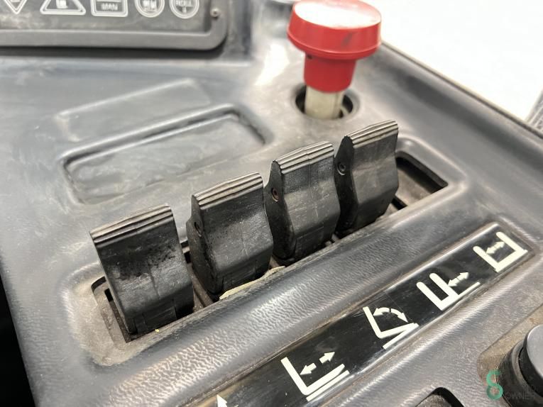 Schubmaststapler Elektrisch OM Thesi B2 K23 2004