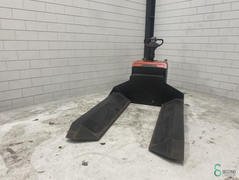 Hubwagen Elektrisch BT LPE240 2008