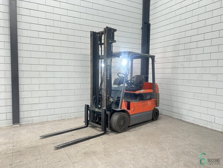 Forklifts Electric Toyota 7 FBMF 35 2006