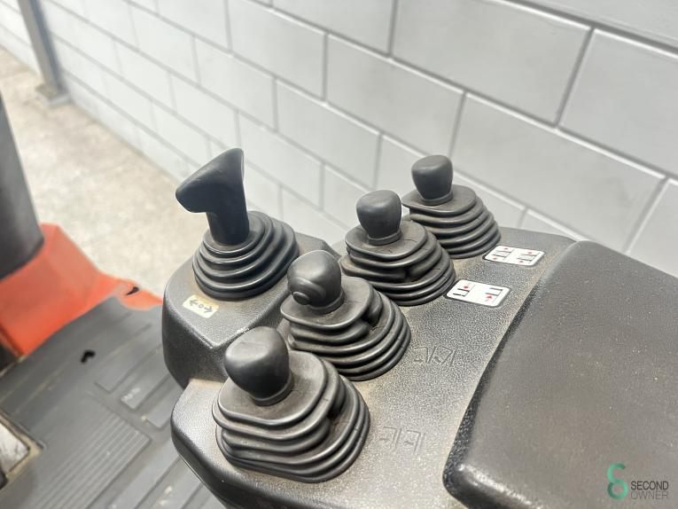 Forklifts Electric Toyota 7 FBMF 35 2006