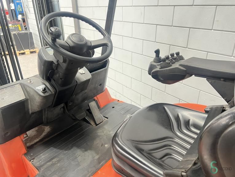 Forklifts Electric Toyota 7 FBMF 35 2006