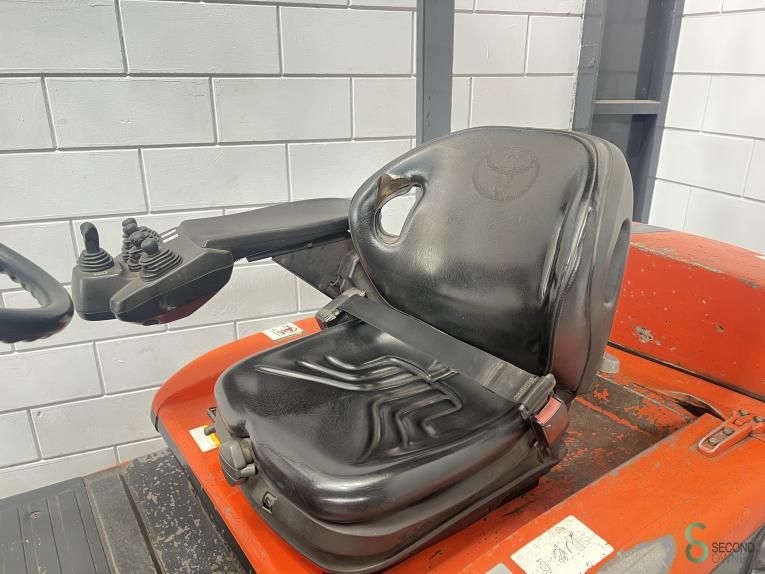 Forklifts Electric Toyota 7 FBMF 35 2006