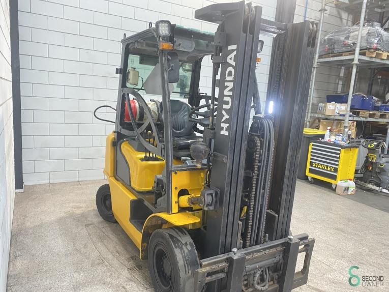 Forklifts LPG Hyundai 25L-7A 2012