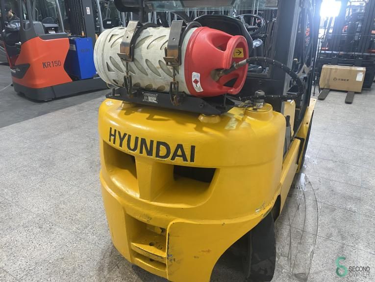 Forklifts LPG Hyundai 25L-7A 2012