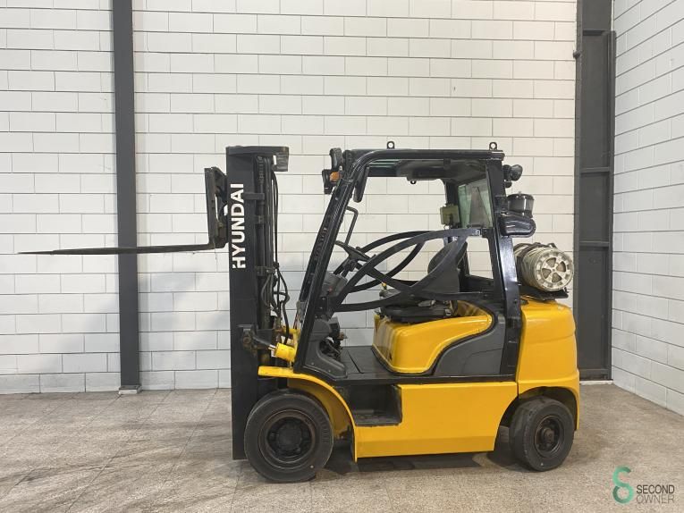 Forklifts LPG Hyundai 25L-7A 2012