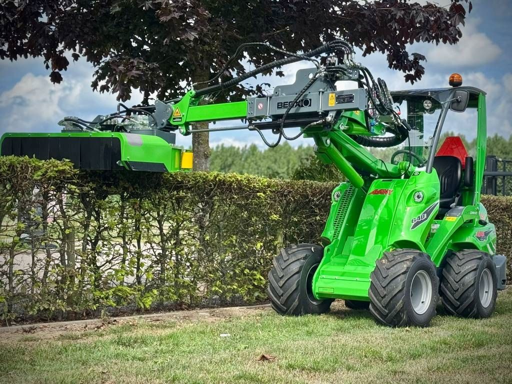 Becx Loaderarm WLA60 met Becx HS131HR Heggensnoeier