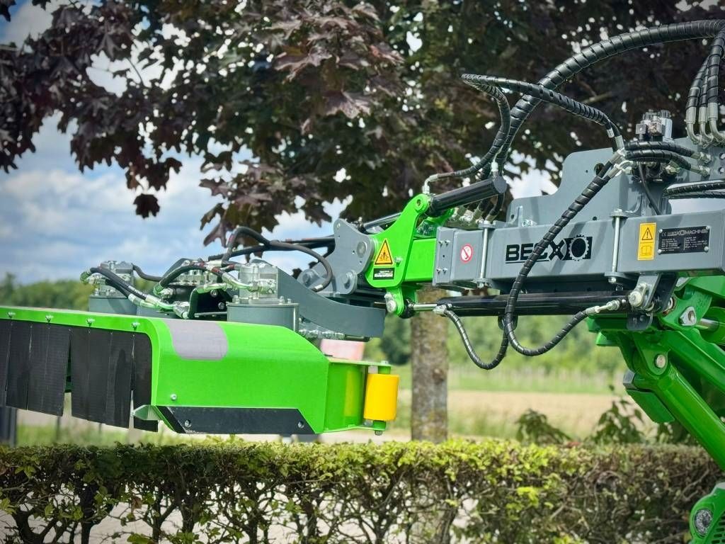 Becx Loaderarm WLA60 met Becx HS131HR Heggensnoeier