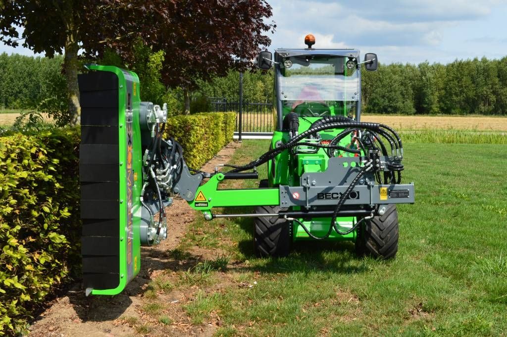 Becx Loaderarm WLA60 met Becx HS131HR Heggensnoeier