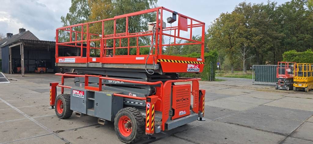 SkyJack SJ 9241 RT schaarhoogwerker diesel 9241 14m