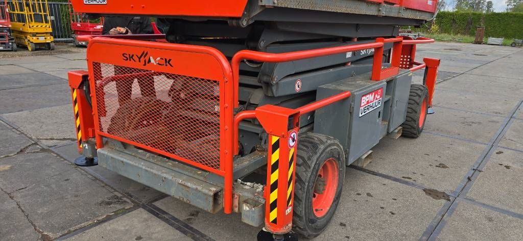 SkyJack SJ 9241 RT schaarhoogwerker diesel 9241 14m