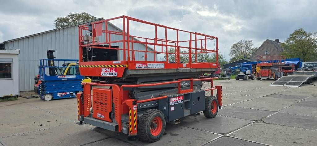 SkyJack SJ 9241 RT schaarhoogwerker diesel 9241 14m