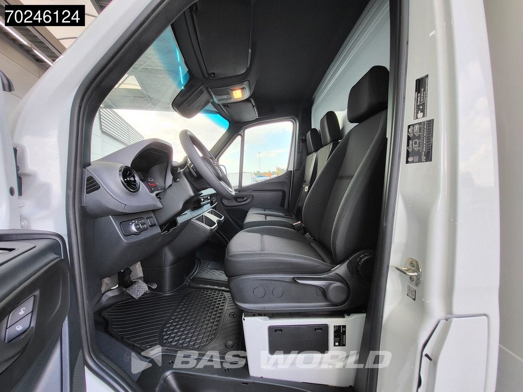 Mercedes Sprinter 515 CDI Automaat 1000kg Laadklep Zijdeur Dubbellucht Bakwagen MBUX Airco Cruise CarPlay D'Hollandia Euro6 Koffer Meubelbak 21m3 Klima Tempomat