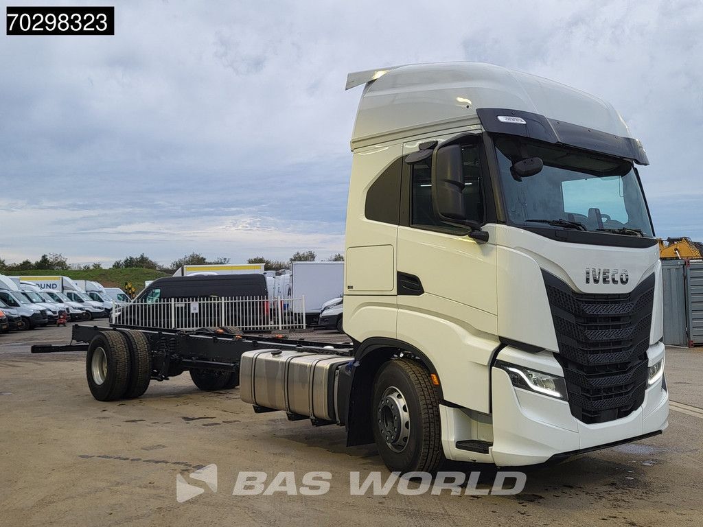 Iveco S-Way 420 4X2 NEW! Chassis, Automatic Standklima 2xTanks Euro 6