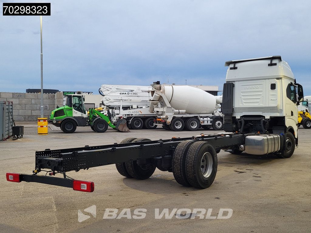 Iveco S-Way 420 4X2 NEW! Chassis, Automatic Standklima 2xTanks Euro 6