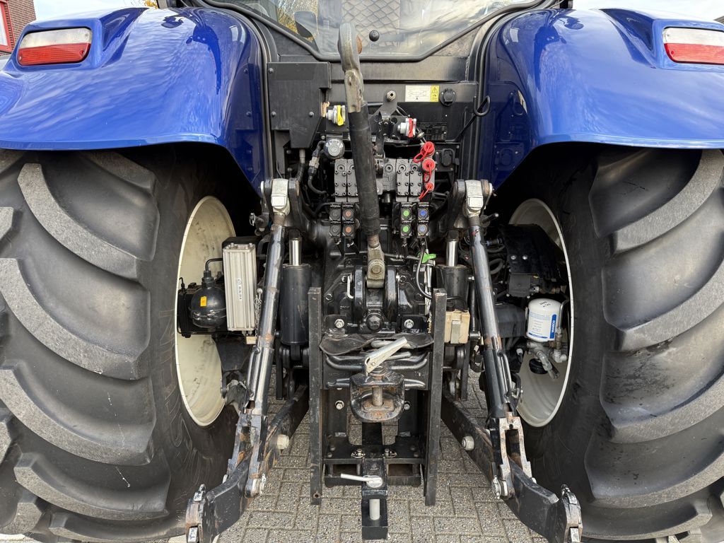 New Holland T7.270 AC 10 Years Blue Power Edition