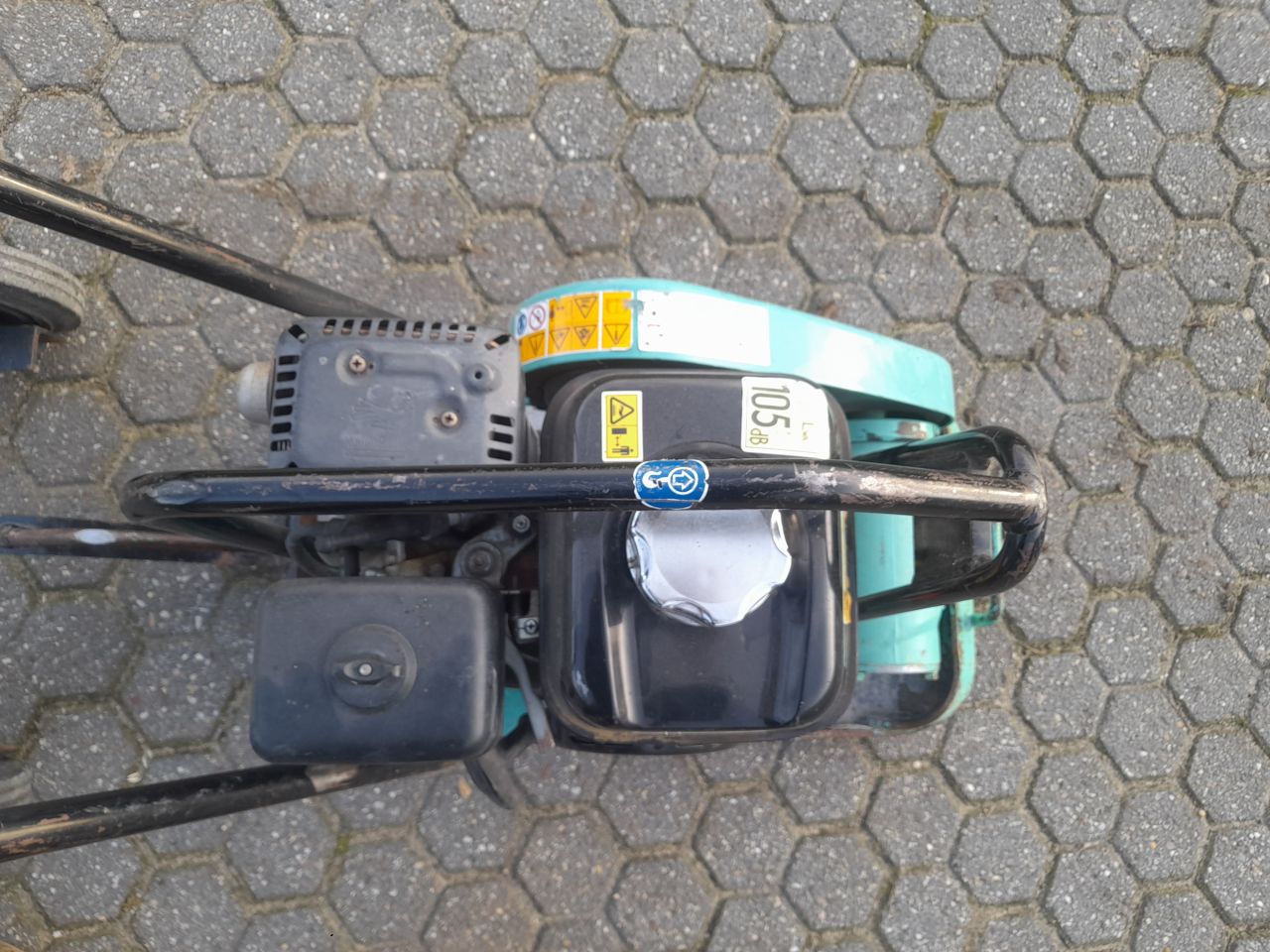 Xx trilplaat Dynapac en Mikasa benzine 1.5 ton