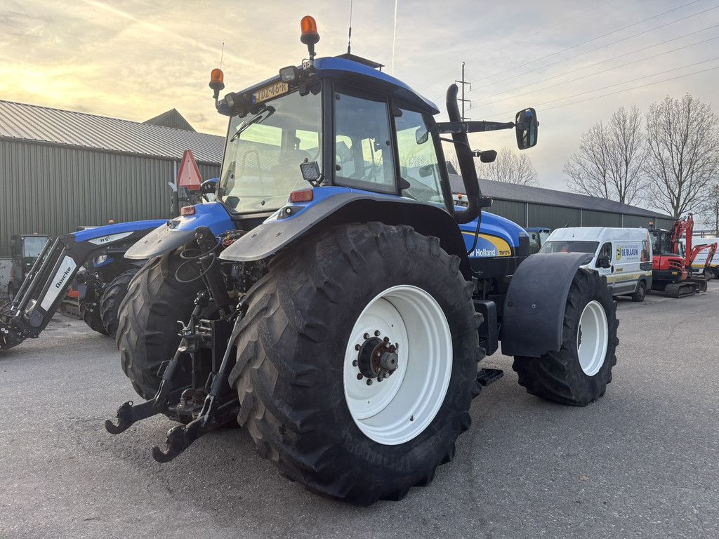 NEW HOLLAND TM175