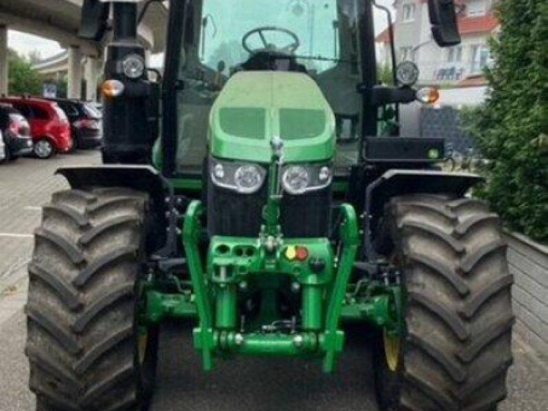 John Deere 6090M