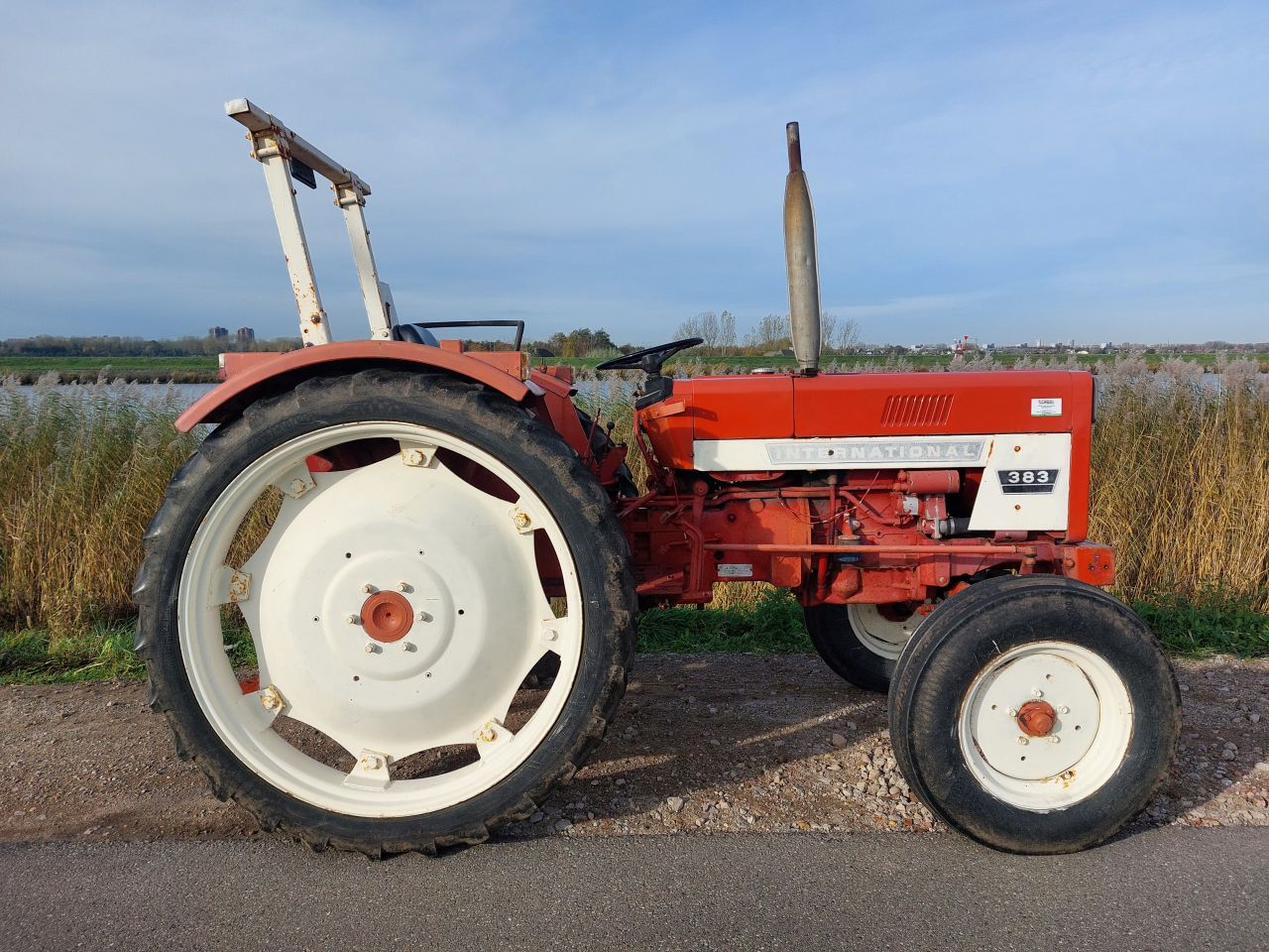 International 383