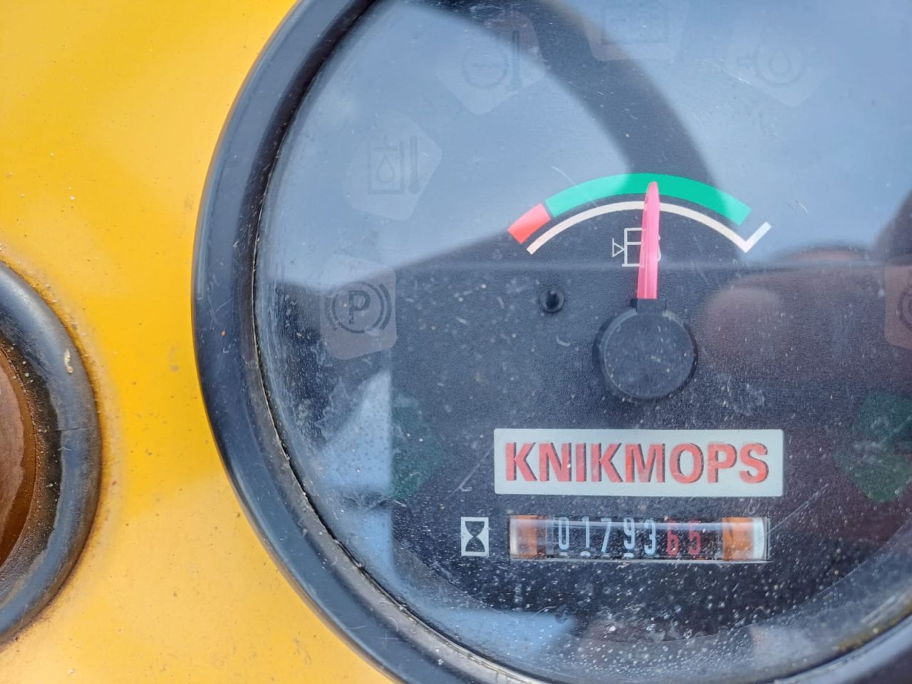 Knikmops 130 | bj2018 | 1793 uur VERKOCHT