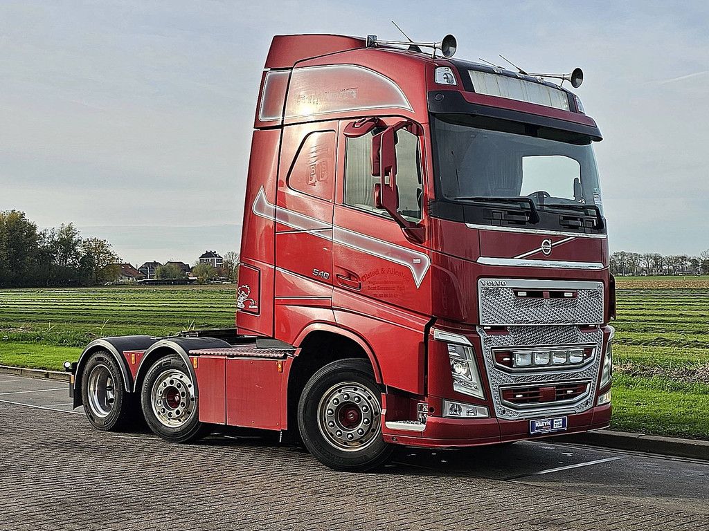 VOLVO FH 540 6x2 steered 440tkm