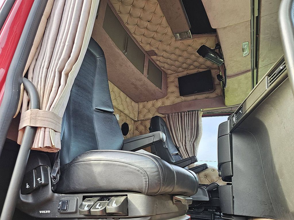 VOLVO FH 540 6x2 steered 440tkm