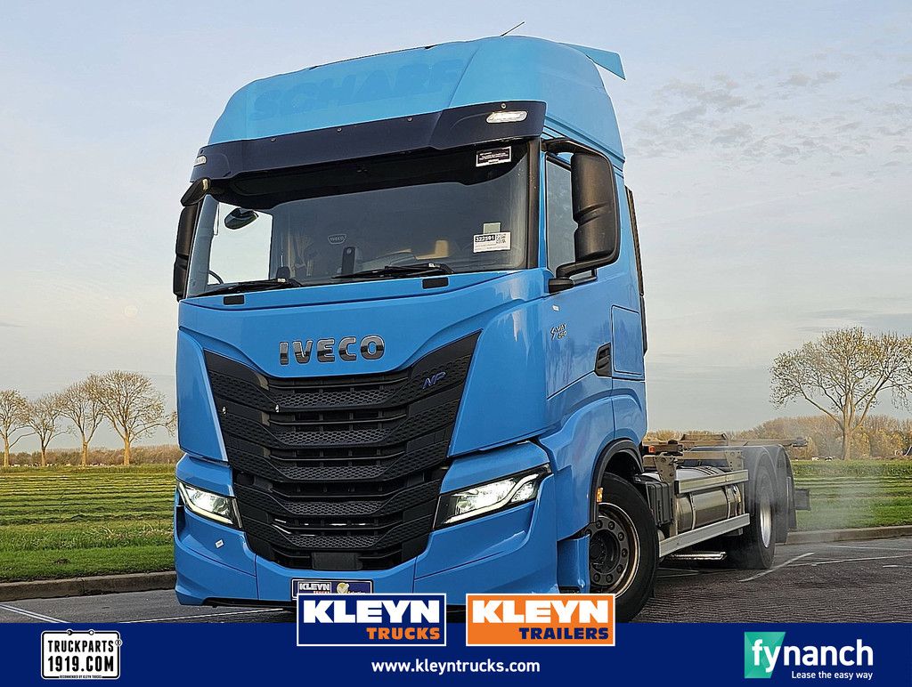 IVECO S-WAY AS260S46 lng
