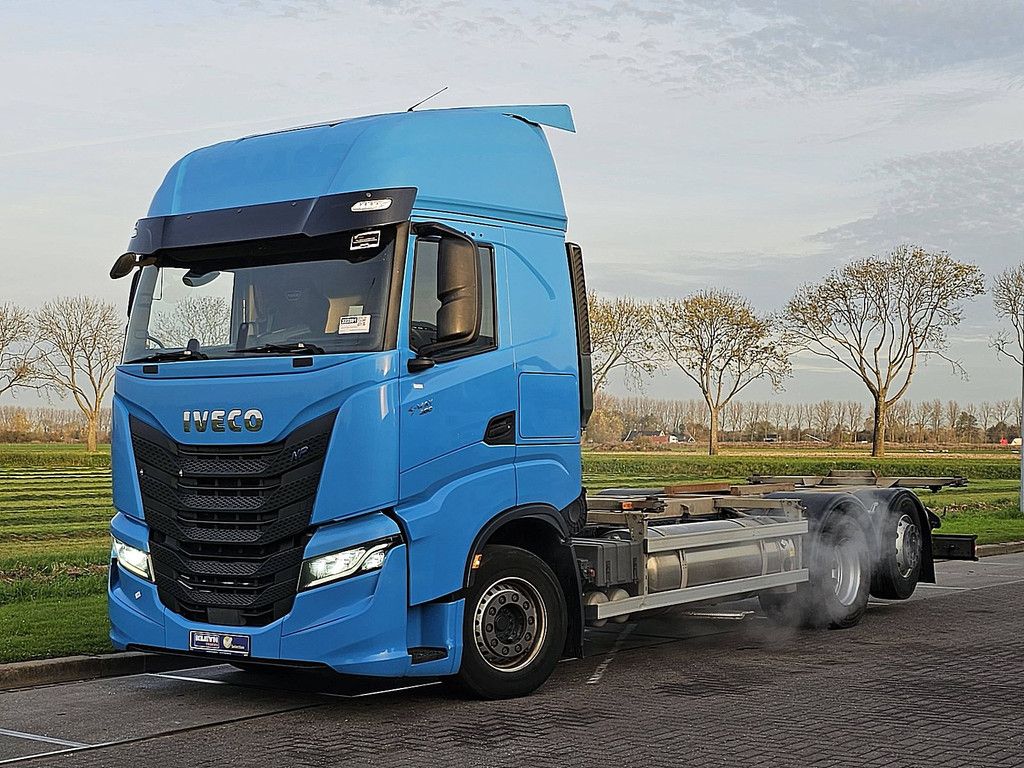 IVECO S-WAY AS260S46 lng