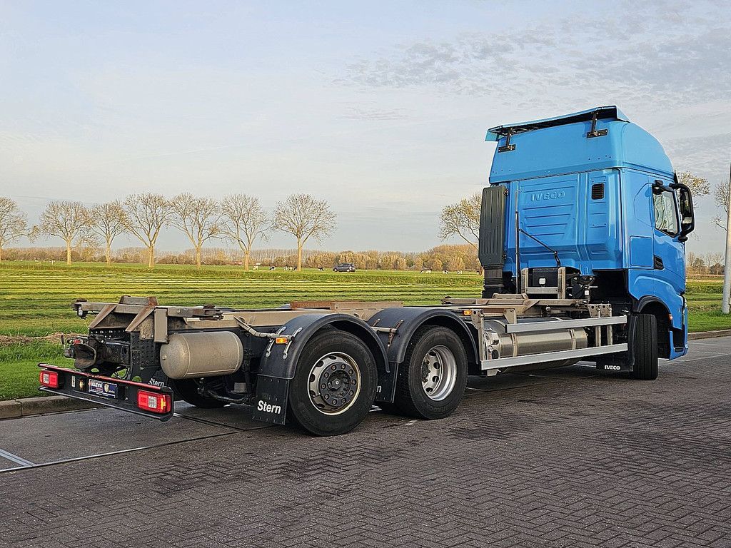IVECO S-WAY AS260S46 lng