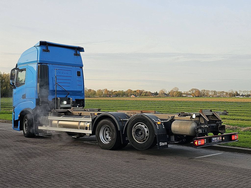 IVECO S-WAY AS260S46 lng